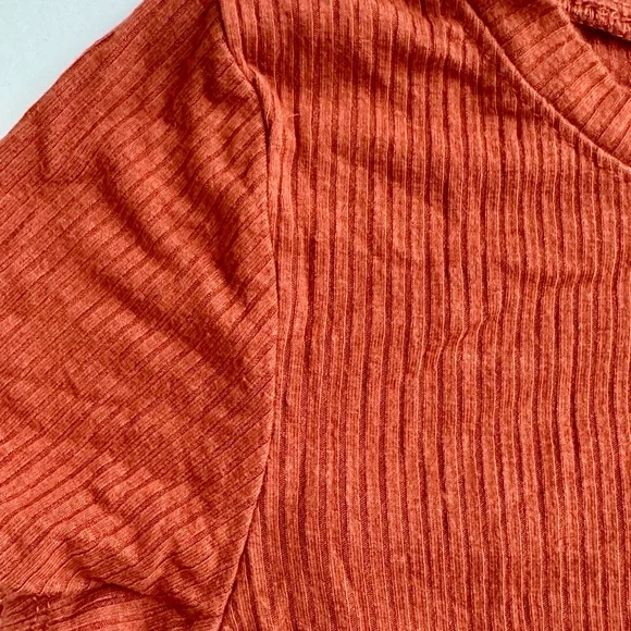 Women's Basics Rust Top - Picture 3 of 3